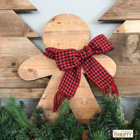 DIY Gingerbread Man with Dremel Diy Gingerbread Man, Gingerbread Man Crafts, Diy Gingerbread, Wooden Christmas Tree Decorations, Gingerbread Diy, Gingerbread Crafts, Gingerbread Christmas Decor, Flocked Christmas Trees Decorated, Wooden Christmas Decorations