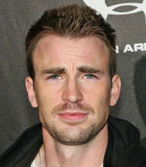 Chris ❤️ Evans Chris Evans Portrait, Chris Evans Eyes, Superman Artwork, Baseball Guys, Football Pants, Captain My Captain, Robert Evans, Human Torch, Marvel Comic Character