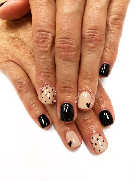 Polka Dot Heart Nails, Hearts And Dots Nails, Heart And Polka Dot Nails, Polka Dot Dip Nails, Short Nail Designs Polka Dots, Tan Nails With Black Design, Black Valentines Nails Short, Short Natural Nail Designs Black, Black And Beige Nails Design