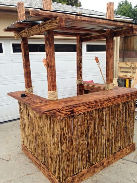 #Garden, #HomeDécor, #ManCave, #Outdoors, #PalletBar, #PartyDecor, #RecyclingWoodPallets Not one, or two, but Three Pallet Bars to inspire your party decor!! These Pallet Bars come in many different designs. Some have a roof for outside use, and they're weather sealed for protection.  These Three Pallet Bars would rock any man cave, Palet Bar, Gazebo Bambu, Pallet Bars, Bar Pallet, Bar En Palette, Outdoor Tiki Bar, Pallet Bar Diy, Pallet Kitchen, 1001 Pallets