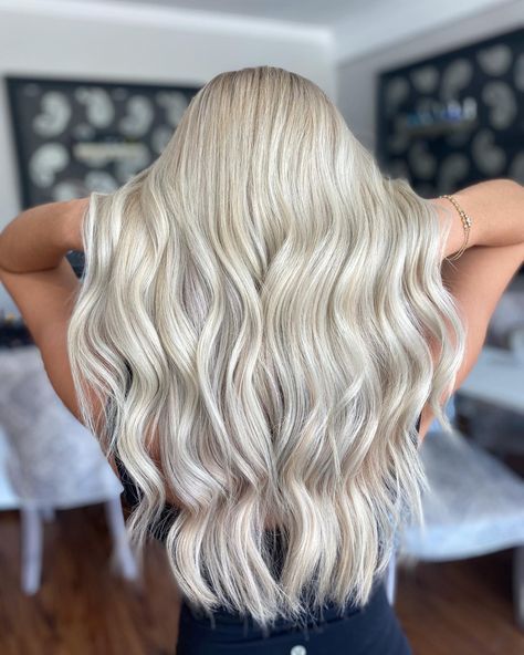 Fall Hair Colors For Platinum Blondes, Platinum Full Highlights, Full On Blonde Hair, Full Icy Blonde Highlights, Silver Blonde Hair Highlights, Bright Blonde Highlights On Blonde Hair, Icy Blonde Highlights On Blonde Hair, Very Blonde Highlights, Bright Blonde Hair With Lowlights