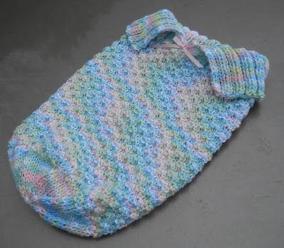 tons of free patterns on this site.. just check out the list down the right side of the page... this pattern is on the page displayed at this link. Knitting Patterns Cocoon, Sweaters Crochet, Knitted Mermaid Tail, Baby Sack, Baby Cocoon Pattern, Crochet Cocoon, Crochet Baby Cocoon, Bunting Bag, Knitting Baby