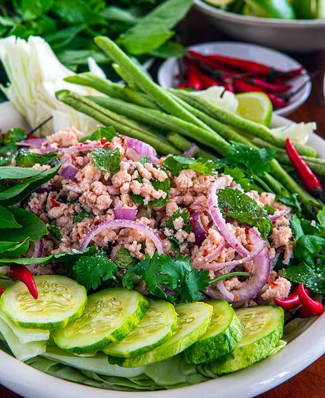 Thai Larb Gai Recipe for a Spicy Minced Chicken Salad from Thailand Thai Larb, Larb Gai, Chicken Larb, Larb Recipe, Minced Chicken, Cambodian Food, Tasty Thai, Rainbow Salad, Meat Salad