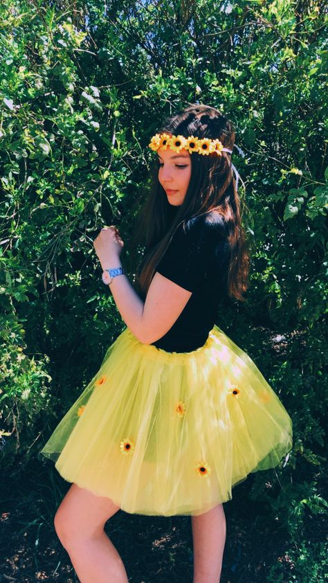 Halloween Costume With Tutu For Women, Yellow Tutu Costume Ideas, Yellow Tutu, Tutu Costumes, Women Diy, Spring Fling, Cool Halloween Costumes, Cool Costumes, Dance Outfits