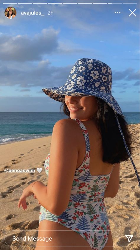 Summer Hat Aesthetic, Ig Tags, Aesthetic Pose, Hat Aesthetic, 00s Fashion, Girls Beach, Summer Shades, Sand Sea, Coconut Girl