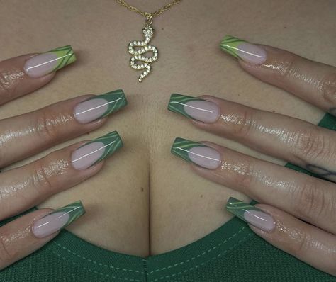 Green Frenchies Nails, Square Gel Nails Medium, Green Medium Nails, Birthday Nails Square Medium, Square Medium Nails Acrylics, Green Gold Nails Ideas, Green Gel Nails Ideas, Square Nails Ideas Medium, Square Nails Green