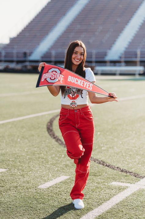 College Shirt Pictures, Osu Outfits, Tshirt Photoshoot, School Core, Filter Ideas, College Tees, Dream College, College Shirts, The Ohio State University