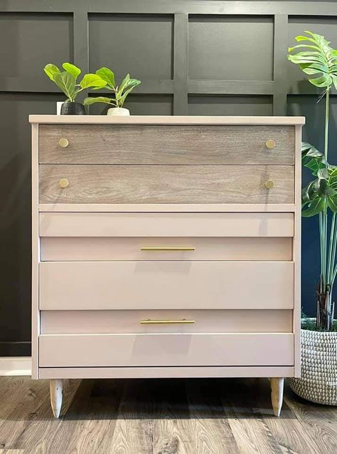 Pink Dressers Bedroom, Pink And Wood Dresser, Flipping Dresser Ideas, Pink Dresser Makeover, Dresser Renovation, Diy Dresser Ideas, Chest Of Drawers Styling, White Wash Dresser, Upcycle Furniture Ideas