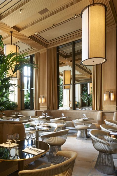 The Platner Collection of armchairs from Knoll, has been chosen by the architect, Joseph Dirand, for the new Girafe restaurant located in the heart of the Cité de l'architecture et du Patrimoine in Paris Restaurant Decor, A Restaurant, Restaurant, Instagram, Design