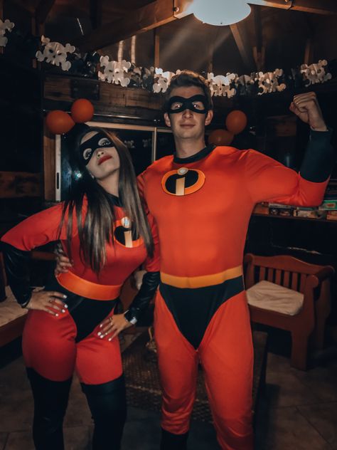 Disfraz de pareja, couple costume Incredibles Cosplay, Mrs Incredible, Halloween Costumes For Couples, Oogie Boogie, Couple Matching, Couples Costumes, Spiderman, Halloween Costumes, Wonder Woman