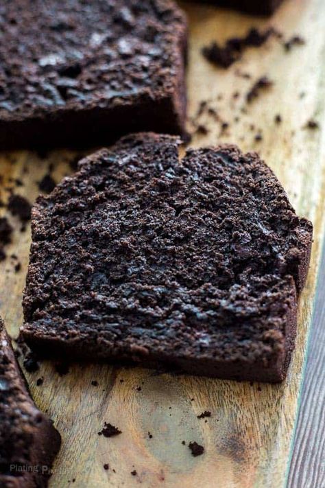 Easy homemade Dark Chocolate Mocha Breakfast Bread. Moist baked bread that includes dark cocoa powder, fresh brewed coffee, milk, olive oil and dark chocolate chips. Slightly sweet and full of rich flavor. - www.platingpixels.com