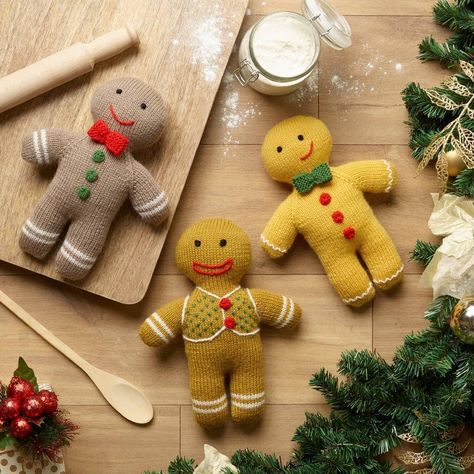 SPOTLIGHT’s Instagram profile post: “It's never to early too start crafting for #Christmas, right? 🎅🎁🎄 Head to the link in our bio to find the free project for these cute…” Christmas Toy Knitting Patterns, Christmas Knitting Projects, Knit Christmas Ornaments, Knitted Christmas Decorations, Art Craft Ideas, Knitted Dolls Free, Christmas Knitting Patterns Free, Small Knitting Projects, Gingerbread People