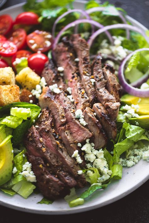 Grilled Steak Salad Black And Blue Steak, Blue Steak, Homemade Blue Cheese Dressing, Homemade Blue Cheese, Steak Salad Recipe, Grilled Steak Salad, Meat Salad, Grilled Steak Recipes, Blue Cheese Dressing