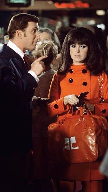 Marlo Thomas That Girl Fashion, That Girl Tv Show, Ted Bessell, 1960s Television, 60’s Fashion, Marlo Thomas, Valentines Collection, 60s 70s Fashion, The Vegas