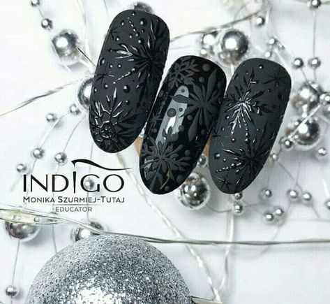 Trending Black Nail Designs, Nails Navidad, Manicure Shellac, Xmas Nail Art, Indigo Nails, Christmas Gel Nails, Snowflake Nails, Shellac Nails, Xmas Nails