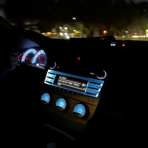 car, radio, night mode, instagram, aesthetic Car Radio Aesthetic, Radio Photo, Ldr Songs, Imogen Heap, Tracy Chapman, Tiktok Ideas, Night Mode, Night Vale, Tears For Fears