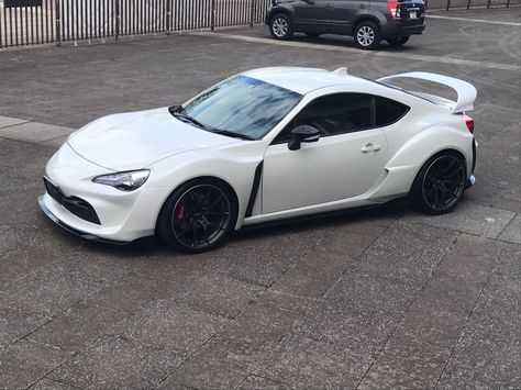 Artisan Spirits Gives Toyota 86 A Fresh Look And A 90's Supra Style Wing | Carscoops Toyota 86 Modified, Camry Modified, Automotive Wallpaper, Lavender Car, Toyota Runner, Camry Toyota, Gt 86, Toyota Ae86, Chip Foose