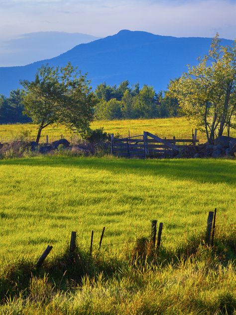 Pretty Destinations, New England States, New England Fall, Down On The Farm, Picture Postcards, Old Barns, Live Free, Country Farm, Coastal Cottage