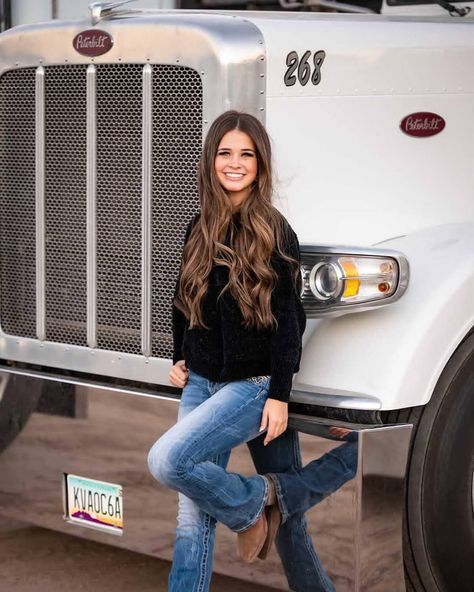 [TRUCKER BARBIES]™ on Instagram: “FOLLOW FOR MORE @TRUCKER_BARBIES ________________________________________ 🍁🇫 🇴 🇱 🇱 🇴 🇼🍁 🍁🇫 🇴 🇱 🇱 🇴 🇼🍁 Like,Follow&Share for more…” Female Trucks, Girl Trucker, Women Trucker, Peterbilt Trucks, Big Rig Trucks, Big Rigs, Peterbilt, Big Trucks, Semi Trucks