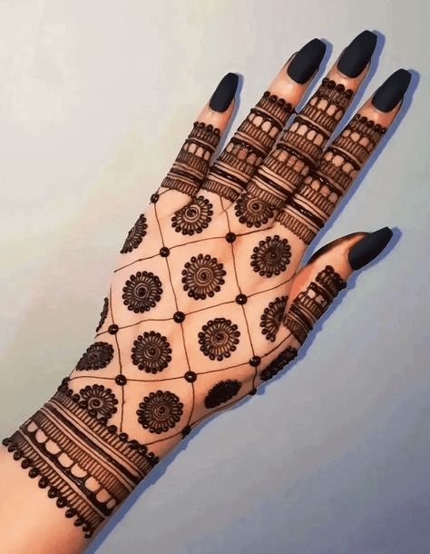 Back Hand Bell Mehndi Designs, Bell Mehendi Design, Medhini Designs, Bell Mehndi Design, Basic Mehndi, Latest Simple Mehndi Designs, Mehndi Design Images, Bell Design, Back Hand Mehndi Designs