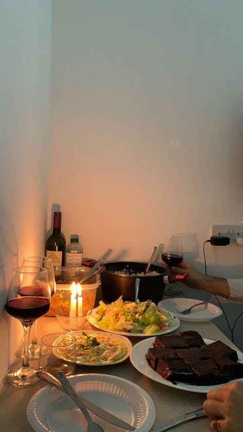 Cozy Dinner Aesthetic, Candlelit Aesthetic, Candle Night Dinner At Home, Candle Light Dinner Aesthetic, Cozy Dinner Table, Candlelit Dinner At Home, Sabbath Dinner, Candle Night Dinner, Dinner Date Aesthetic