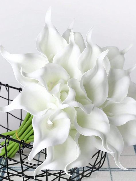 White  Collar  PE   Embellished   Home Decor Purple Black Wedding, Winter Wonderland Wedding Theme, Big White Flowers, Wonderland Wedding Theme, Diy Bridal Shower, Centerpieces Table, White Inspiration, Calla Lily Flowers, Table Home Decor