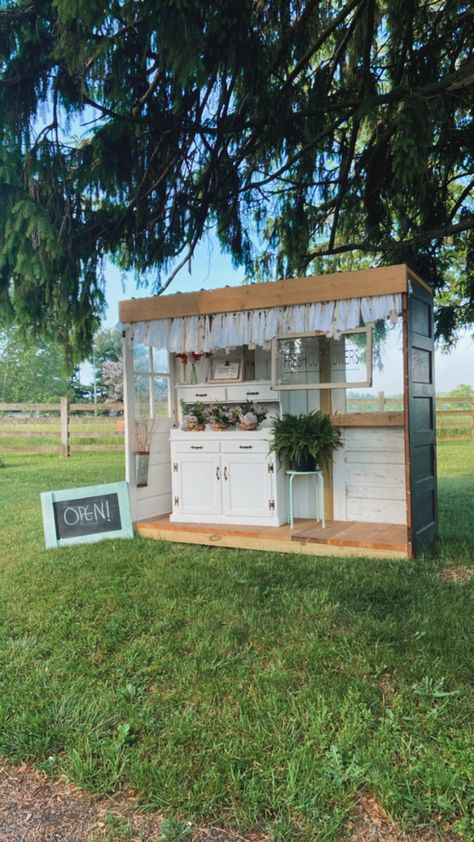 How To Build A Farmstand, Farm Stand With Fridge, Porch Pickup Box Ideas Small Business, Pallet Farm Stand Diy, Farm Stand Product Ideas, Diy Farmstand Ideas, Wagon Farm Stand, Farmstand Display Ideas, Farmstand Ideas Small Farm