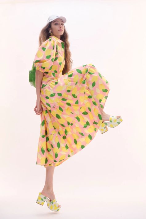 Resort 2023 Fashion, Kate Spade Clothes, Kate Spade Spring, Fashion Runway Show, Resort 2023, Resort Fashion, Womenswear Fashion, Copenhagen Fashion Week, Print Trends