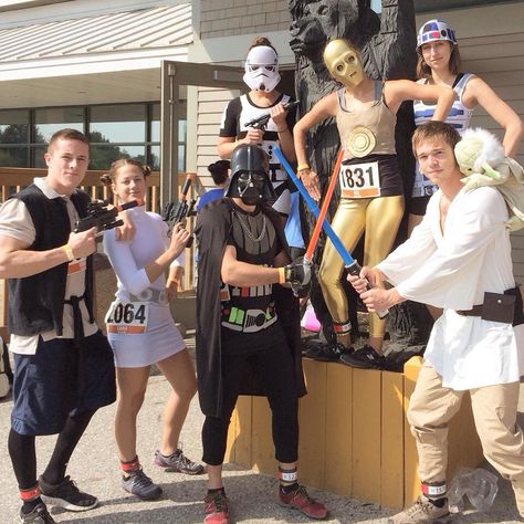 Star Wars group costume Star Wars Running Costume, Creative Group Costumes, Group Halloween Costume Ideas, Girl Group Halloween Costumes, Star Wars Halloween Costumes, Best Group Halloween Costumes, Matching Halloween Costumes, Clever Halloween Costumes, Star Wars Halloween