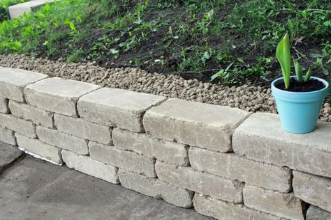 How to Build a Retaining Wall the Right Way - ThirtySomethingSuperMom