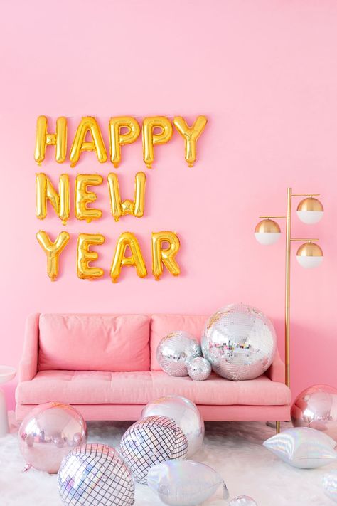 Happy New Year Balloons Holiday Balloons, Happy New Year Quotes, Studio Diy, Happy New Year Wishes, Happy New Year 2019, A Happy New Year, Quotes About New Year, New Years Eve Decorations, New Year 2020