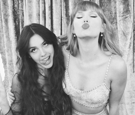 Olivia Rodrigo And Taylor Swift, Olivia Rodrigo Taylor Swift, Jack Antonoff, Taylor Songs, New Friendship, Brit Awards, Taylor Swift Album, Friendship Goals, She Song