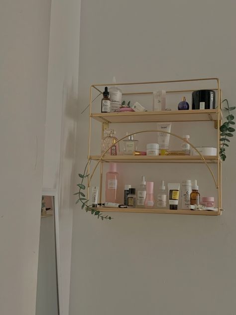 Cute Bathroom Shelves, Wall Shelves In Bathroom, Cute Wall Shelves, Aesthetic Floating Shelves, Floating Shelves Aesthetic, Skincare Wall, Pretty Shelves, Skincare Shelf, 2023 Apartment