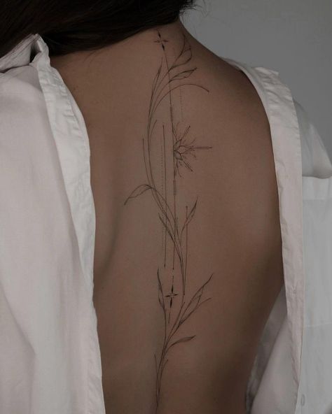 Girl Spine Tattoos, Back Tattoo Women Spine, Feminine Back Tattoos, Maching Tattoos, Flower Spine Tattoos, Pretty Hand Tattoos, Back Of Neck Tattoo, Spine Tattoos For Women, Chest Tattoos For Women