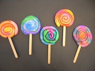 Good for practicing coils. Wayne Thiebaud Lollipops - Use model magic and watercolors to create lollipop sculptures. Classe D'art, Elementary Art Rooms, Kindergarten Art Lessons, Model Magic, Wayne Thiebaud, Candy Art, Ecole Art, Art Curriculum, Elementary Art Projects