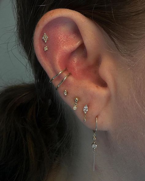 Small styling update yesterday for Jess 🔥 She came in for a downsize appointment and ended up leaving with 2 new hoops for her conch… | Instagram 2 Conch Piercing, Two Conch Piercings, Piercings With Conch, Conch Earring Ideas, Conch Piercing Combinations, Double Conch Piercing Hoop, Conch Chain Earring, Small Ear Piercings, Conch Ring Piercing