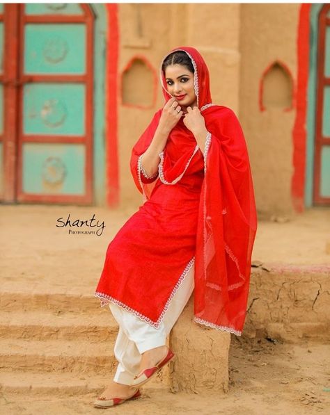 @AMAN❤ Plain Punjabi Suits Simple, Plain Punjabi Suits, Designer Punjabi Suits Patiala, Ladies Suits Indian, Patiala Suit Designs, Punjabi Suits Designer Boutique, Simple Style Outfits, Designer Punjabi Suits, Punjabi Outfits