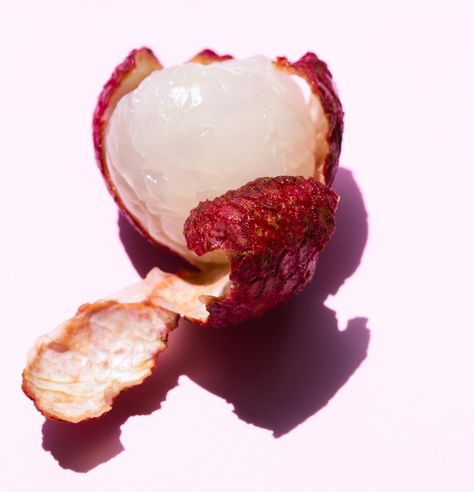 Lychee Photography, Litchi Aesthetic, Lychee Aesthetic, Lychee Soda, Litchi Fruit, Plant Texture, Skincare Products Photography, Fruit Photography, Juicy Fruit