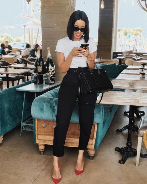 Sarah Langa Mackay Sarah Langa, Red Heels Outfit, Special 26, Look Working Girl, Workwear Outfits, Fashionable Work Outfit, Corporate Attire, Stylish Work Attire, Work Chic