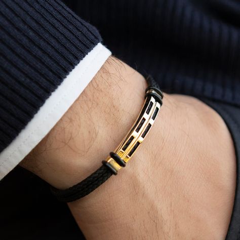 Luxury Men's Gold Bracelet, Luxury Tarnish Resistant Men's Bracelets, New Breslet Design Gold, Black And Gold Bracelet Men, Gold Gifts For Men, Breslet Jewelry Gold For Man, Men’s Bracelet Designs, Men’s Gold Bracelet, Men Bracelet Gold For Him