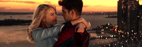 Peter Gwen, Emma Stone Gwen Stacy, Peter Parker Andrew Garfield, Losing Game, Spiderman Spider, Spiderman Movie, Marvel Superhero Posters, The Amazing Spider Man, Spider Man 2