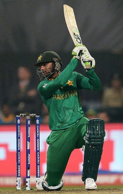 Shoaib Malik's quickfire 26 took Pakistan to a moderate 118 in their 18 overs. Other batsmen who contributed were Ahmed Shehzad with 25 and Umar Akmal with 22. Saud Shakeel, Muhammad Hasnain, Wahab Riaz, Fakhar Zaman, Azam Khan, Cricket Time, Shoaib Malik, Shahid Afridi, India Vs Pakistan