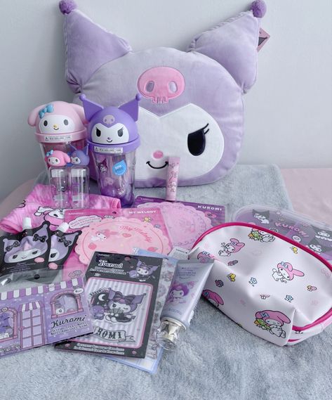 #kuromi #mymelody #sanrio #soft #kawaii Kuromi Gift Basket, Kuromi Stuff, Kitty Items, Friends Gifts, Purple Gift, Custom Ideas, Design Tshirt, Hello Kitty Items, Room Idea