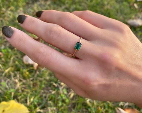 Rose Gold Emerald Ring, Gold Initial Ring, Ring Minimal, May Birthstone Rings, Turquoise Gold Ring, Dainty Engagement Rings, Natural Emerald Rings, Multi Gemstone Ring, Timeless Ring