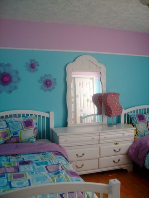 Little girls room idea. Teal and pink Turquoise Girls Bedroom, Girls Bedroom Turquoise, Blue Room Paint, Purple Girls Bedroom, Teal Bedroom Decor, Purple Girls Room, Teal Rooms, Lovely Bedroom, Cool Teen Bedrooms