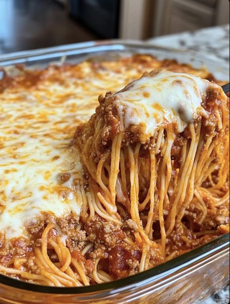 health meal, low carbs meals, keto meal Southern Living Million Dollar Spaghetti, Spaghetti Bar Ideas, Million Dollars Spaghetti Casserole, Millionaire Spaghetti Casserole, Million Dollar Spaghetti Bake, Christmas Spaghetti Dinner, Speggetti Casserole Recipe, Easy Spaghetti Recipes, Speggetti Recipes