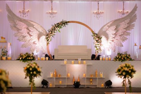 Wings Stage Design, Angelic Wedding Theme, Luxury Wedding Decor Backdrops, Wedding Stage Decorations Elegant, Wedding Reception Stage Decorations, Event Stage Design Backdrops, White Wedding Stage, Party Stage Decorations, Birthday Stage Decoration