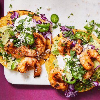 Shrimp Tostadas, Recipes To Make For Dinner, 20 Minute Dinners, Low Calorie Dinners, Shrimp Tacos, Grilled Shrimp, Recipes To Make, Mediterranean Diet Recipes, Quesadillas