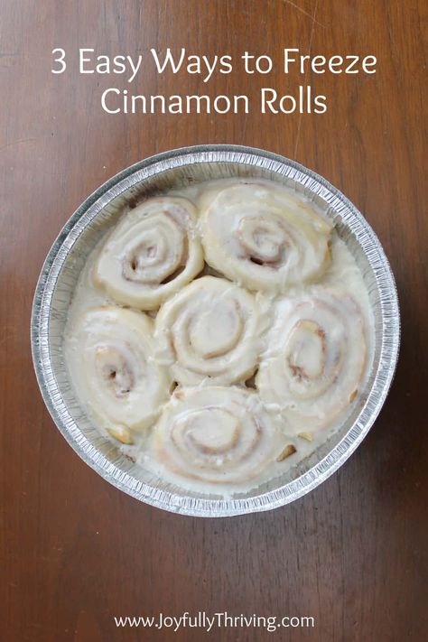 I've always wondered how to freeze cinnamon rolls! Now that I know how to freeze cinnamon rolls, I can enjoy homemade cinnamon rolls easily in the morning! #homemadecinnamonrolls #freezercooking #cinnamonrolls Freeze Cinnamon Rolls, Cinn Rolls, Homemade Cinnamon Rolls Easy, Cinnamon Roll Frosting, Sunday Prep, Ww Breakfast, Freezer Food, Freezer Recipes, Cinnamon Roll Dough