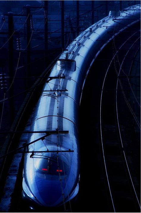 Silver bullet - Tokyo Gothic Laboratory, Tashi Delek, Japan Train, High Speed Rail, Bullet Train, All Aboard, Steam Trains, Train Tracks, Blade Runner